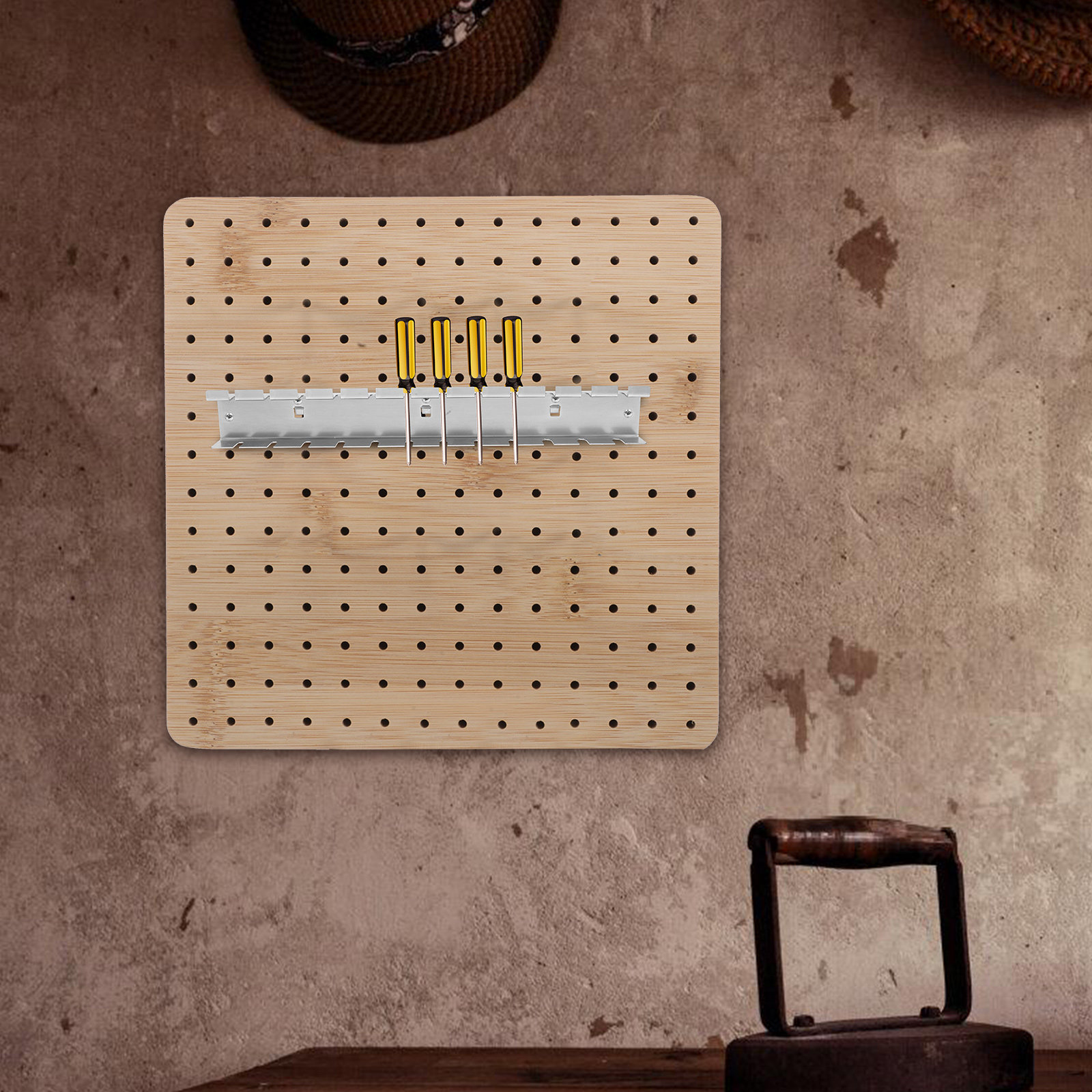 ヘビーデューティーなドライバーホルダー、ペグボードフック、壁 - Workshop Tools Rack のレビューと価格